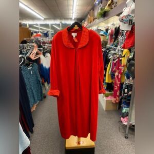 Intimate Essentials Large Red Robe NEW